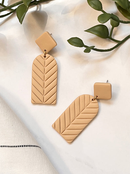 Ecru Chevron Dangle w/ Clay Stud (Gold)