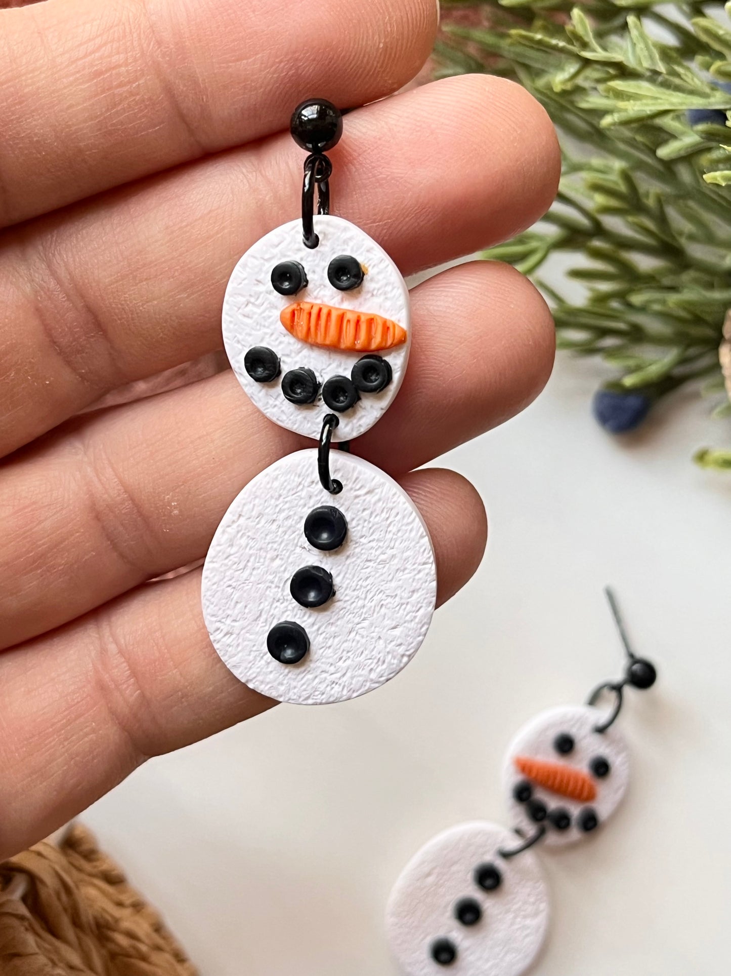 Snowman Dangle w/ Black Stud