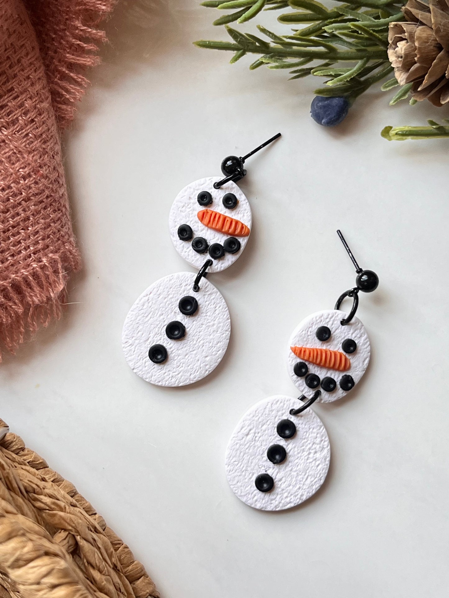 Snowman Dangle w/ Black Stud