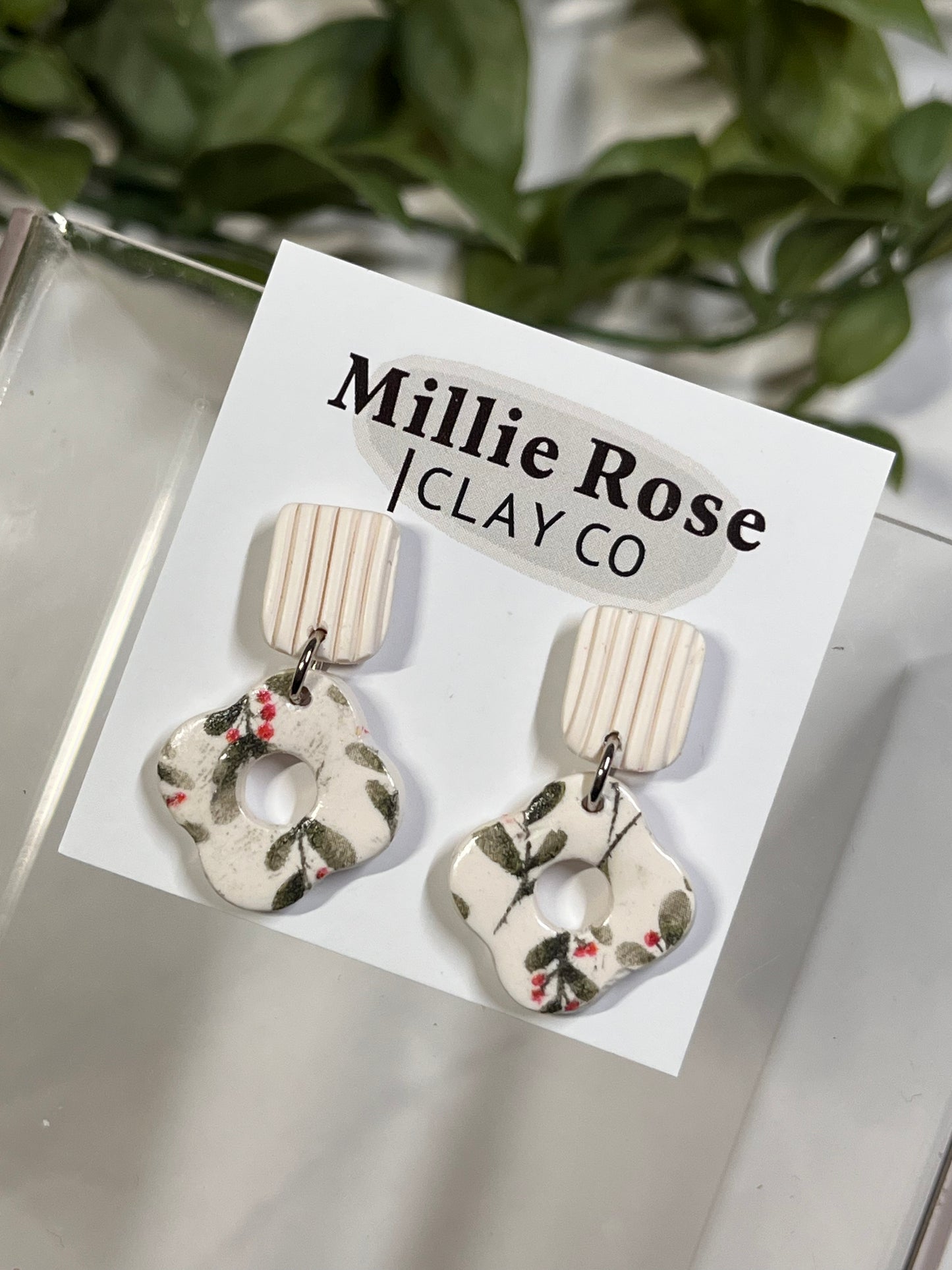 Green Holiday Floral Mini Flower Dangle w/ Clay Stud (Silver)